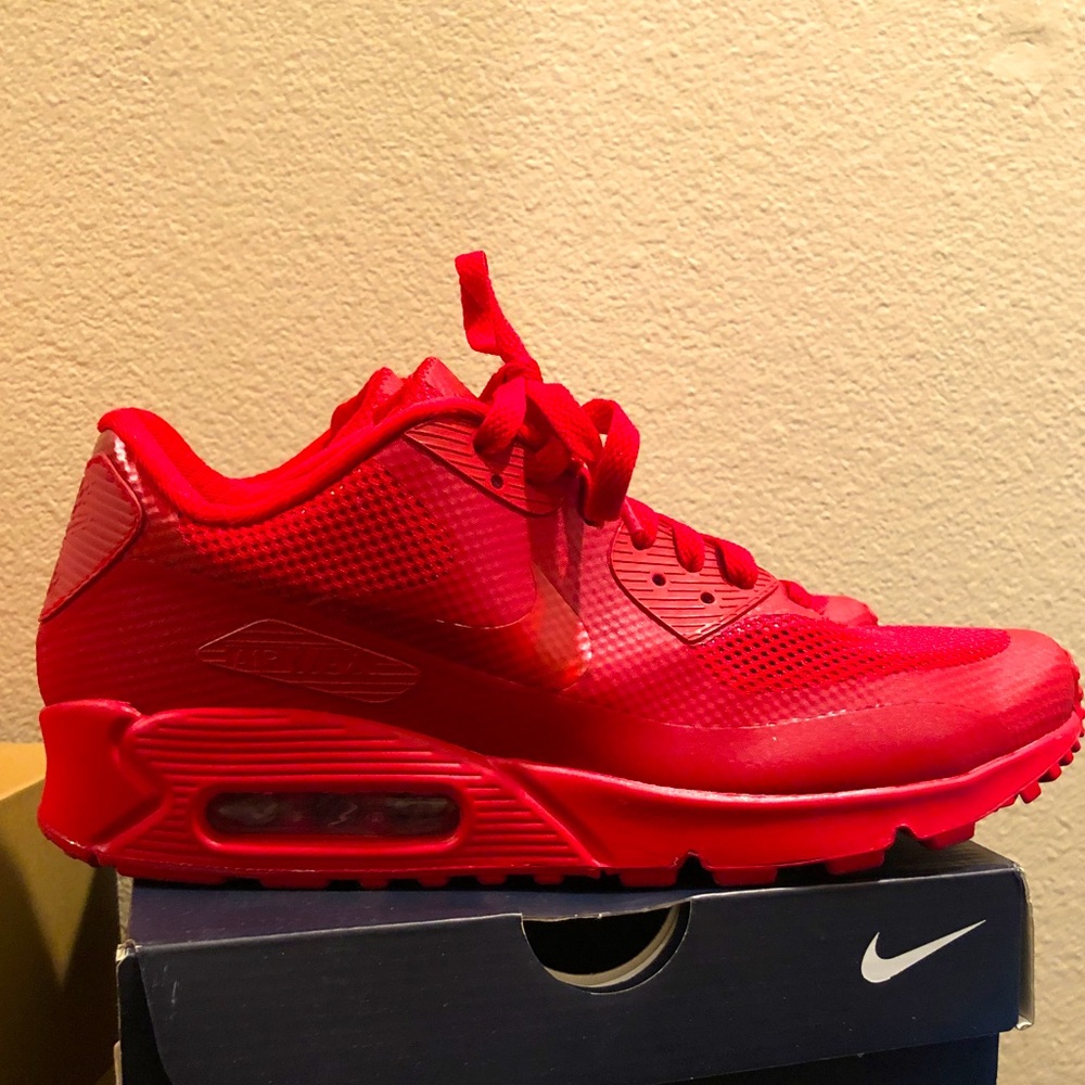 NIKEID Airmax 90 Hyperfuse Red October inspired